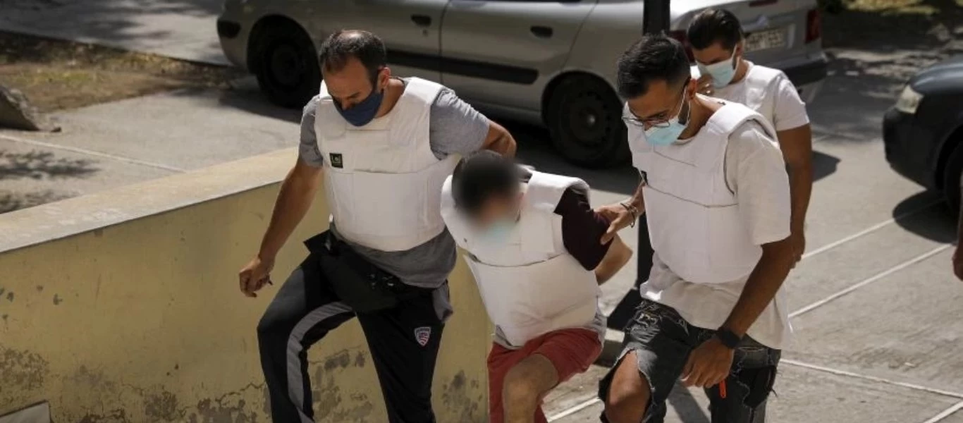 Δάφνη: Στον εισαγγελέα ο 40χρονος δράστης - Ποινική δίωξη για ανθρωποκτονία από δόλο (upd)